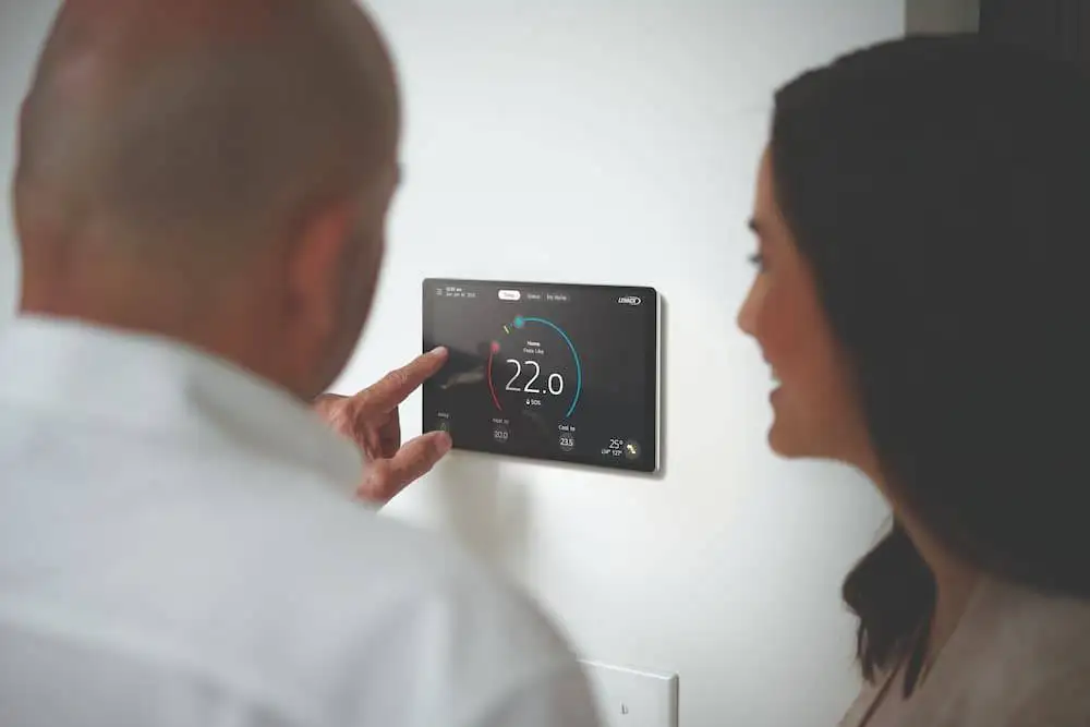 Featured image for post: Reduce Your Phoenix Energy Bills with a Lennox Air Conditioner